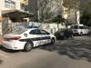 זירת האירוע בו חשוד בשנות ה-30 לחייו השתולל בביתו ברחוב רמב?ם באשקלון (מערכת וואלה! NEWS , דוברות המשטרה)
