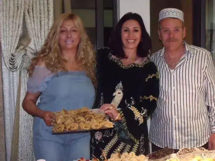 חברת הכנסת מירי רגב במימונה בדימונה, אפריל 2011 (יח"צ) חברת הכנסת מירי רגב במימונה בדימונה, אפריל 2011 (יח"צ)