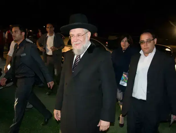 הרב ישראל לאו בחתונתו של אלעד תשובה בנו של איש העסקים יצחק תשובה, מאי 2011 (נמרוד סונדרס) הרב ישראל לאו בחתונתו של אלעד תשובה בנו של איש העסקים יצחק תשובה, מאי 2011 (נמרוד סונדרס)