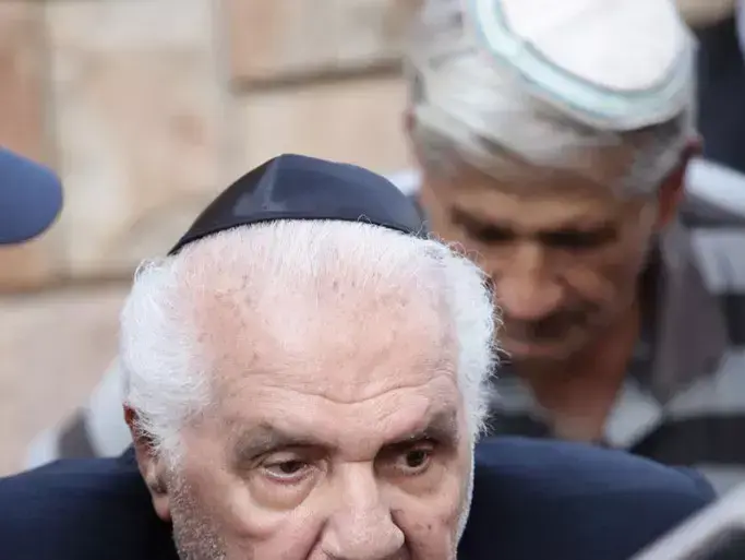 יולי עופר, בהלוויתו של אחיו סמי עופר, מאי 2011 (שי אוקנין) יולי עופר, בהלוויתו של אחיו סמי עופר, מאי 2011 (שי אוקנין)