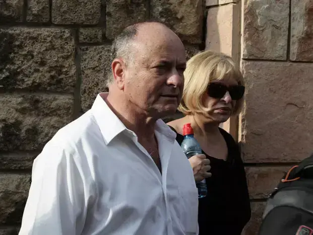 רוני מילוא בהלוויתו של איש העסקים סמי עופר, מאי 2011 (שי אוקנין) רוני מילוא בהלוויתו של איש העסקים סמי עופר, מאי 2011 (שי אוקנין)