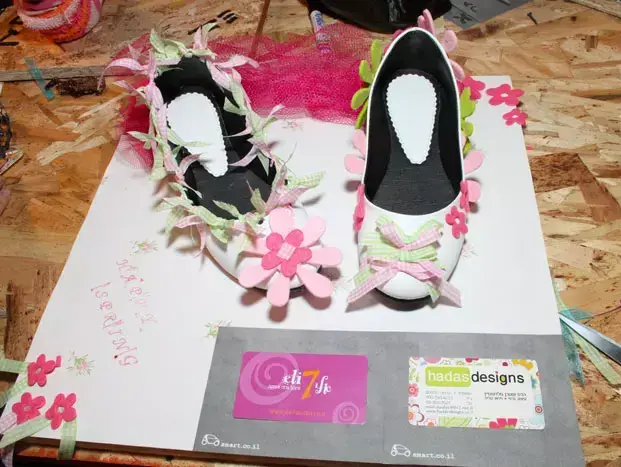 מתוך תערוכת נעלי בובה של pretty ballerina בקניון רמת אביב (יח"צ) מתוך תערוכת נעלי בובה של pretty ballerina בקניון רמת אביב (יח"צ)