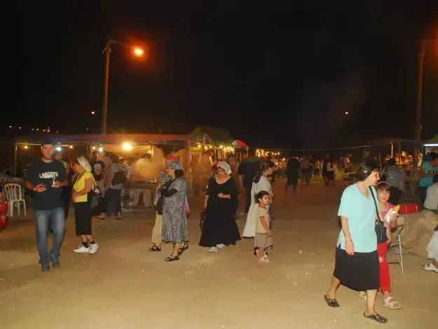 הילולת הרב יעקב איפרגן הרנטגן בנתיבות, תיקון שנה והדלקת הנרות המסורתית, יולי 2011 (שי מכלוף) הילולת הרב יעקב איפרגן הרנטגן בנתיבות, תיקון שנה והדלקת הנרות המסורתית, יולי 2011 (שי מכלוף)