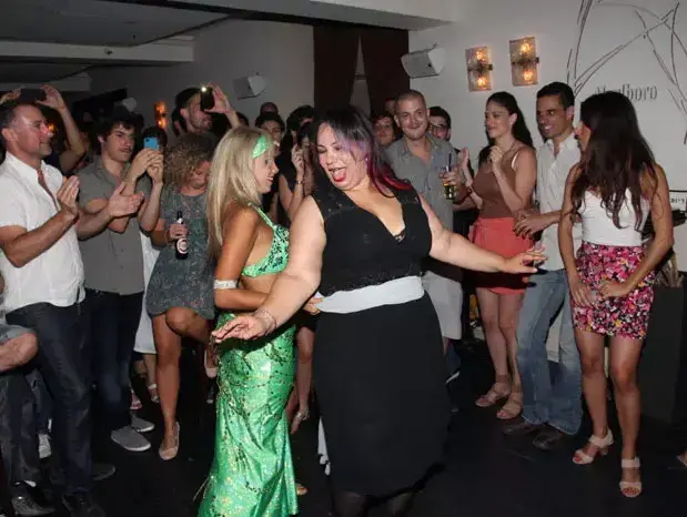 אמירה בוזגלו (אביב חופי) אמירה בוזגלו (אביב חופי)