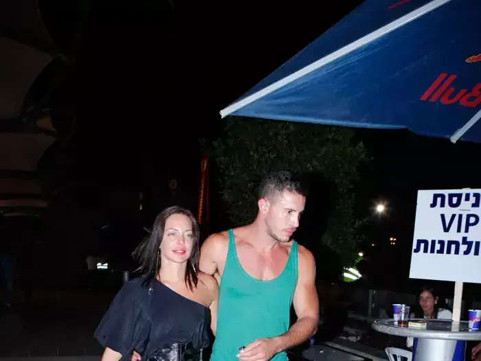 מיכל אמדורסקי והחבר אנריקה (יח"צ , שוקה כהן) מיכל אמדורסקי והחבר אנריקה (יח"צ , שוקה כהן)