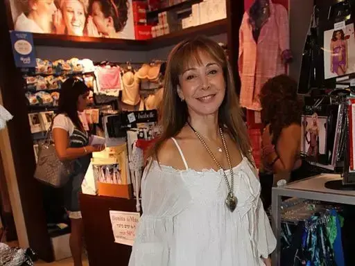 חני נחמיאס (יח"צ) חני נחמיאס (יח"צ)