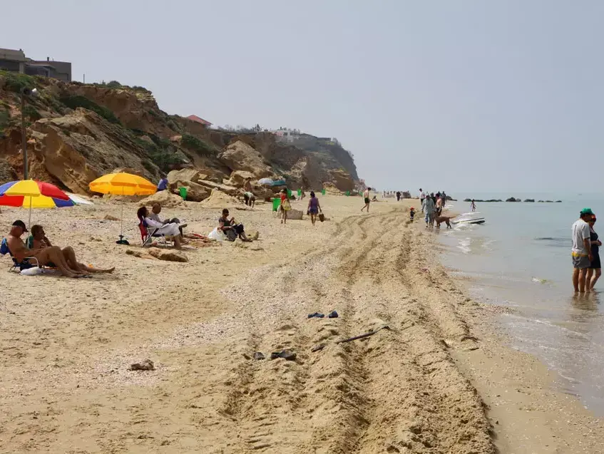 מבלים בחג הפסח בחוף בית ינאי (שלומי גבאי) מבלים בחג הפסח בחוף בית ינאי (שלומי גבאי)