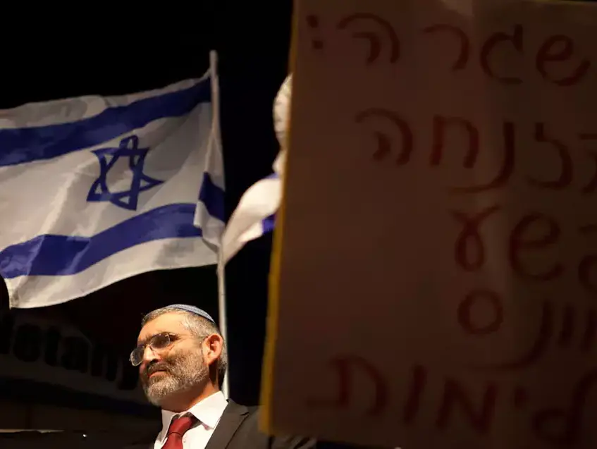 ח"כ מיכאל בן ארי, הפגנה בשכונת התקווה נגד הזרים (דרור עינב) ח"כ מיכאל בן ארי, הפגנה בשכונת התקווה נגד הזרים (דרור עינב)