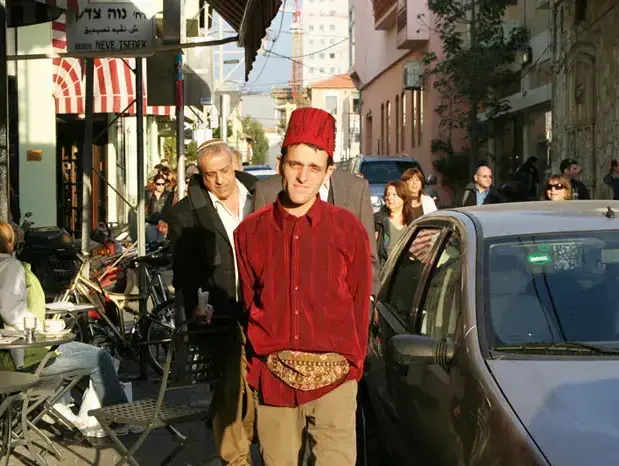 פפראצי משה פרסטר מעביר סיורים בתל אביב (בוצ'צ'ו) פפראצי משה פרסטר מעביר סיורים בתל אביב (בוצ'צ'ו)