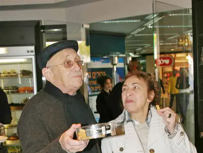 פפראצי מוסקו אלקלעי (בוצ'צ'ו) פפראצי מוסקו אלקלעי (בוצ'צ'ו)