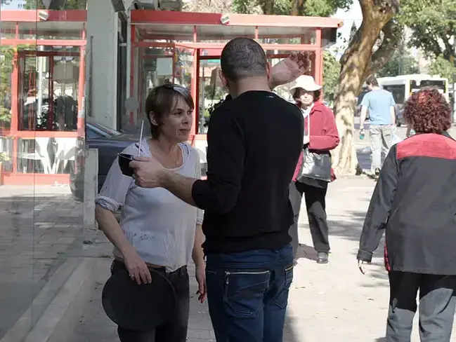 פפראצי אורלי זילברשץ בנאי (בוצ'צ'ו) פפראצי אורלי זילברשץ בנאי (בוצ'צ'ו)
