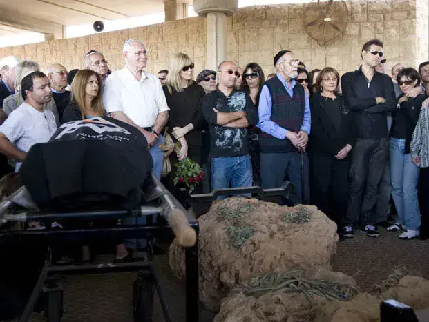 הלוויתה של שדרנית הרדיו שוש עטרי (ניר לנדאו, מערכת וואלה!) הלוויתה של שדרנית הרדיו שוש עטרי (ניר לנדאו, מערכת וואלה!)
