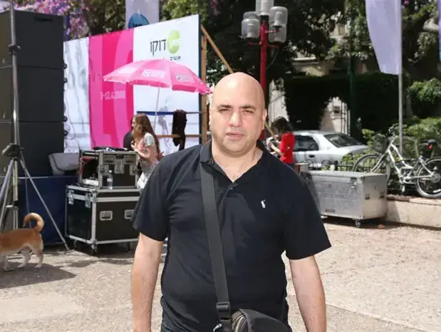 דני רובס (אביב חופי) דני רובס (אביב חופי)