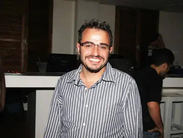 אשר סימוני (אביב חופי) אשר סימוני (אביב חופי)