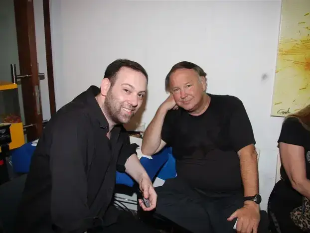 יגאל שילון ובנו אייל שילון (אביב חופי) יגאל שילון ובנו אייל שילון (אביב חופי)