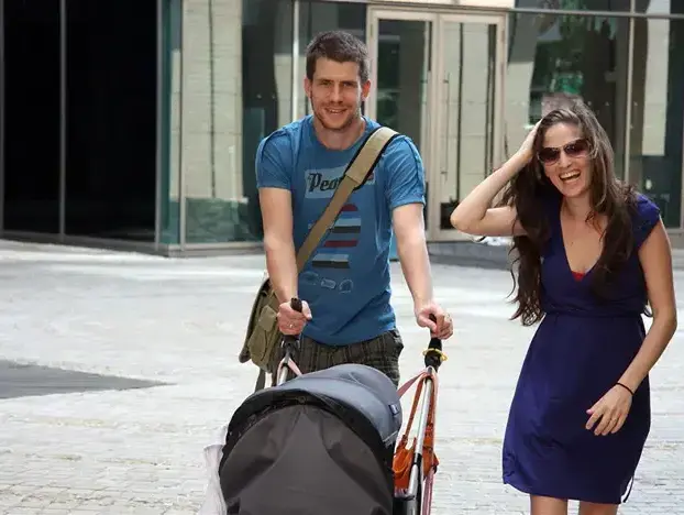 שרי אלפי והמשפחה (אביב חופי) שרי אלפי והמשפחה (אביב חופי)