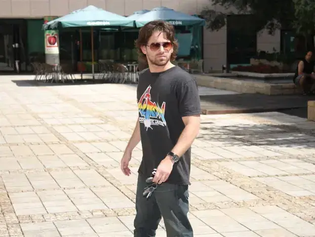 תום אבני (אביב חופי) תום אבני (אביב חופי)