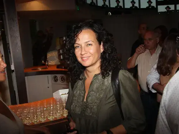 צופית גרנט (אביב חופי) צופית גרנט (אביב חופי)