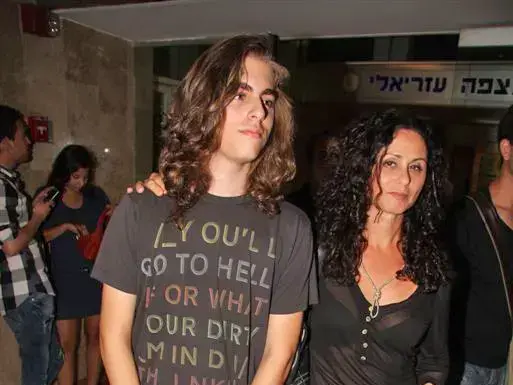 חנה אזולאי הספרי (אביב חופי) חנה אזולאי הספרי (אביב חופי)