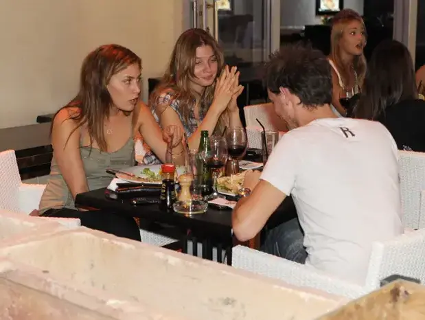 פפראצי עדי הימלבלוי וליאור סושרד (יוני טובלי) פפראצי עדי הימלבלוי וליאור סושרד (יוני טובלי)