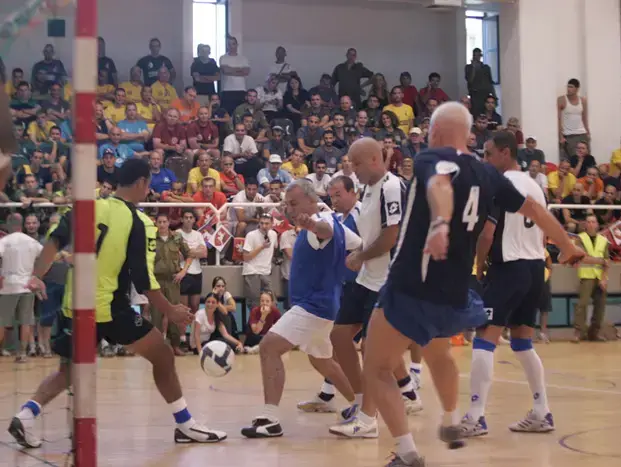 בכירי המטכ"ל משחקים קט רגל במסגרת אליפות צה"ל למפקדים בוינגייט אוקטובר 2009 (אורי לנץ) בכירי המטכ"ל משחקים קט רגל במסגרת אליפות צה"ל למפקדים בוינגייט אוקטובר 2009 (אורי לנץ)