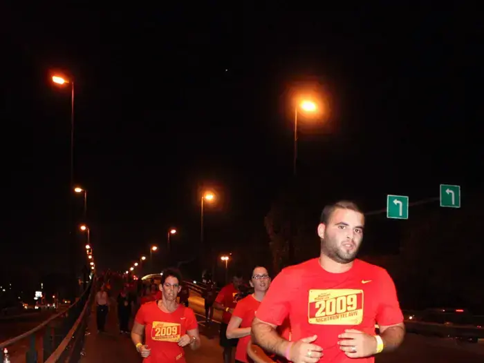מירוץ לילה לבן בתל אביב (עירא זליכה) מירוץ לילה לבן בתל אביב (עירא זליכה)