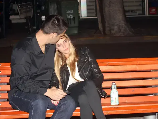 רותם סלע ואריאל רוטר חוגגים את הצעת הנישואים (שוקה כהן) רותם סלע ואריאל רוטר חוגגים את הצעת הנישואים (שוקה כהן)