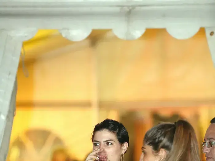 פפראצי שפרה קורנפלד (שוקה כהן) פפראצי שפרה קורנפלד (שוקה כהן)