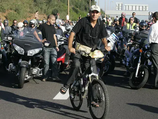 מחאת האופנוענים בכבישי איילון נובמבר 2009 (יותם רונן) מחאת האופנוענים בכבישי איילון נובמבר 2009 (יותם רונן)