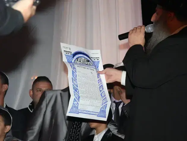 ליאור נרקיס וספיר ואנונו מתחתנים (אביב חופי) ליאור נרקיס וספיר ואנונו מתחתנים (אביב חופי)