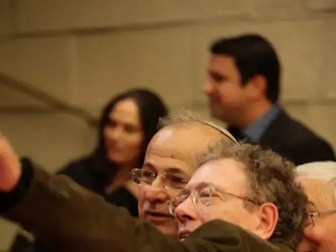 דוד ויצטום מוטי שקלאר (שי אוקנין) דוד ויצטום מוטי שקלאר (שי אוקנין)