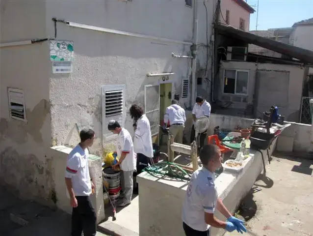 מתנדבי מד"א במבצעי תרומה לרגל פסח (מד"א) מתנדבי מד"א במבצעי תרומה לרגל פסח (מד"א)