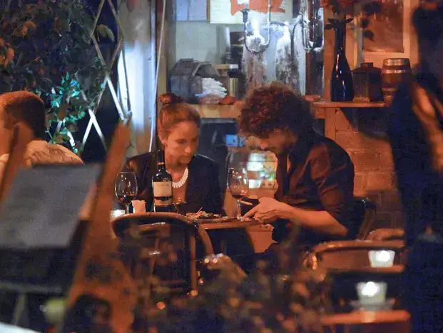 טומי אלתגר, איילה רשף בדייט, אפריל 2010 (שוקה כהן) טומי אלתגר, איילה רשף בדייט, אפריל 2010 (שוקה כהן)