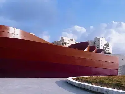 במקום למנגל קפצו למוזיאון העיצוב בחולון. תכנון ועיצוב רון ארד. מחיר כניסה 20 - 35 שקלים (יח"צ , יעל פינקוס) במקום למנגל קפצו למוזיאון העיצוב בחולון. תכנון ועיצוב רון ארד. מחיר כניסה 20 - 35 שקלים (יח"צ , יעל פינקוס)