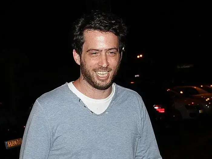 עידו רוזנבלום (אביב חופי) עידו רוזנבלום (אביב חופי)
