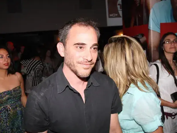 רני סער (הבמאי) (אביב חופי) רני סער (הבמאי) (אביב חופי)