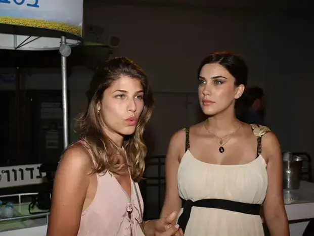 נופית שבח, ליהי אלון (אביב חופי) נופית שבח, ליהי אלון (אביב חופי)