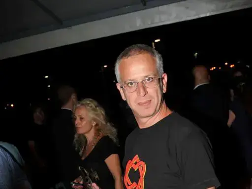 אורי גוטליב (אביב חופי) אורי גוטליב (אביב חופי)