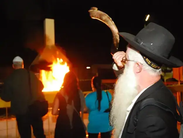 הילולה לזכרו של רבי שלום איפרגן בנתיבות (שי מכלוף) הילולה לזכרו של רבי שלום איפרגן בנתיבות (שי מכלוף)