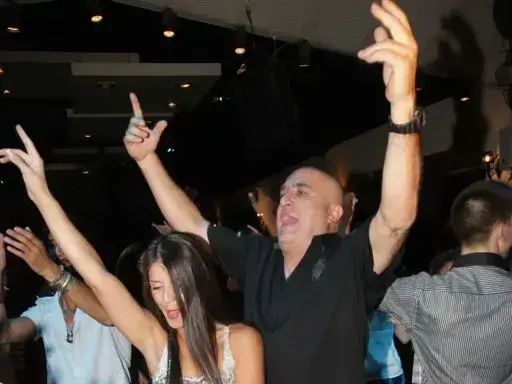 בנצי שני, ג'י שמש (רפי דלויה) בנצי שני, ג'י שמש (רפי דלויה)