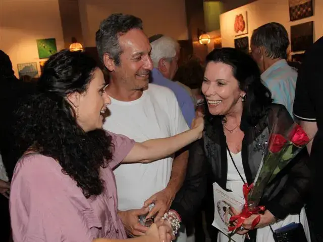 סביון ליברכט, שמואל וילוז'ני, חנה אזולאי הספרי (יח"צ , רפי דלויה) סביון ליברכט, שמואל וילוז'ני, חנה אזולאי הספרי (יח"צ , רפי דלויה)