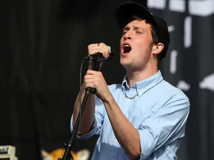 אורלנדו וויקיס מלהקת The Maccabees (GettyImages , Simone Joyner) אורלנדו וויקיס מלהקת The Maccabees (GettyImages , Simone Joyner)