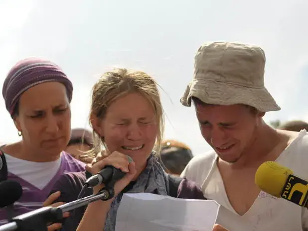 הלוויתם של יצחק וטלי איימס, הרוגי הפיגוע בבית חגי (עומר מירון) הלוויתם של יצחק וטלי איימס, הרוגי הפיגוע בבית חגי (עומר מירון)