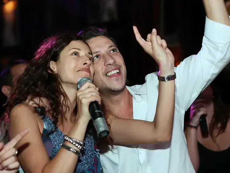 מסיבת האירוסים של שירלי בוגנים עם חמי בראל, ספטמבר 2010 (שוקה כהן) מסיבת האירוסים של שירלי בוגנים עם חמי בראל, ספטמבר 2010 (שוקה כהן)