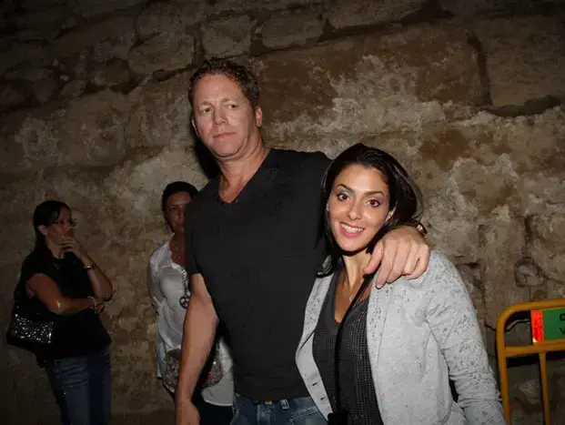 נעמה קסרי ובן זוגה (אביב חופי) נעמה קסרי ובן זוגה (אביב חופי)