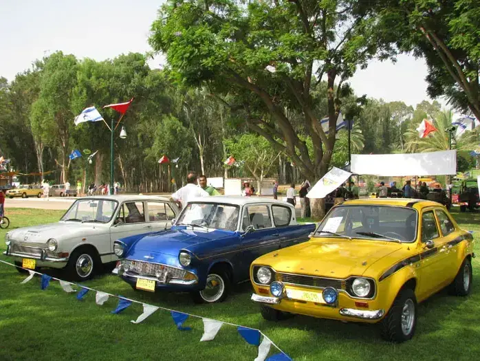 מפגש חול המועד סוכות של מועדון החמש לאספני רכב קלאסי בפארק הלאומי ברמת גן (קובי ליאני) מפגש חול המועד סוכות של מועדון החמש לאספני רכב קלאסי בפארק הלאומי ברמת גן (קובי ליאני)