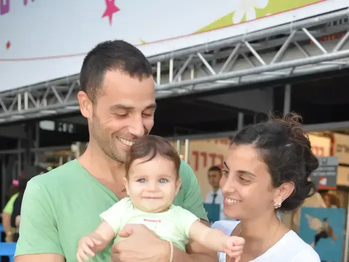 נעמה גבעתי, גיא אריאלי ובתם (יח"צ , סטודיו לם-וליץ) נעמה גבעתי, גיא אריאלי ובתם (יח"צ , סטודיו לם-וליץ)