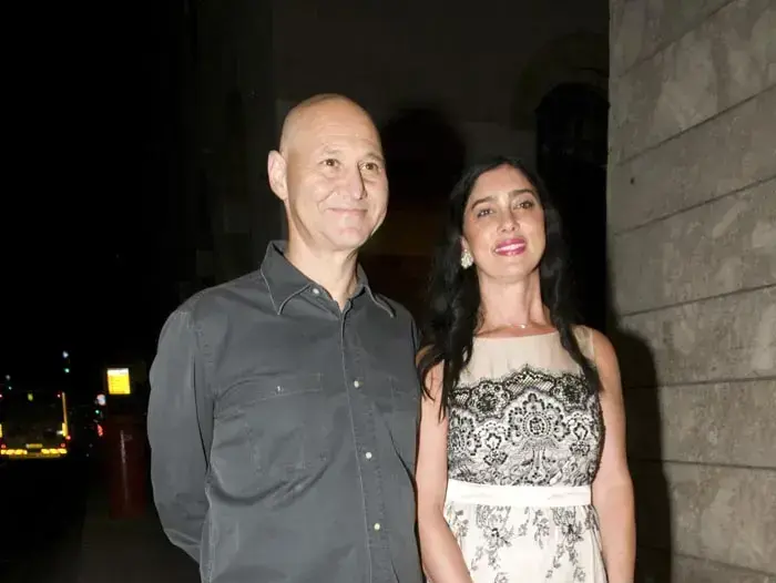 יאיר ניצני ואשתו (נמרוד סונדרס) יאיר ניצני ואשתו (נמרוד סונדרס)