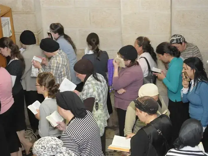 כניסת אזרחים לקבר רחל, אוקטובר 2010 (עומר מירון) כניסת אזרחים לקבר רחל, אוקטובר 2010 (עומר מירון)