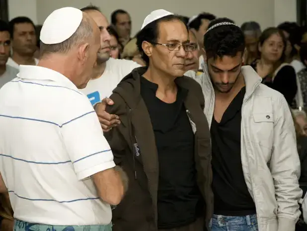 הלווית נטלי ורוני אלוני שנרצחו על ידי אמם, מיכל אלוני, נובמבר 2010 (נמרוד סונדרס) הלווית נטלי ורוני אלוני שנרצחו על ידי אמם, מיכל אלוני, נובמבר 2010 (נמרוד סונדרס)